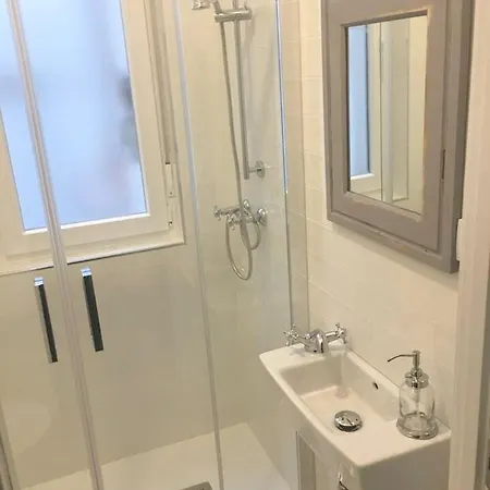2 Bedrooms Appartement At Gijon 500 M Away From The Beach With Wifi *